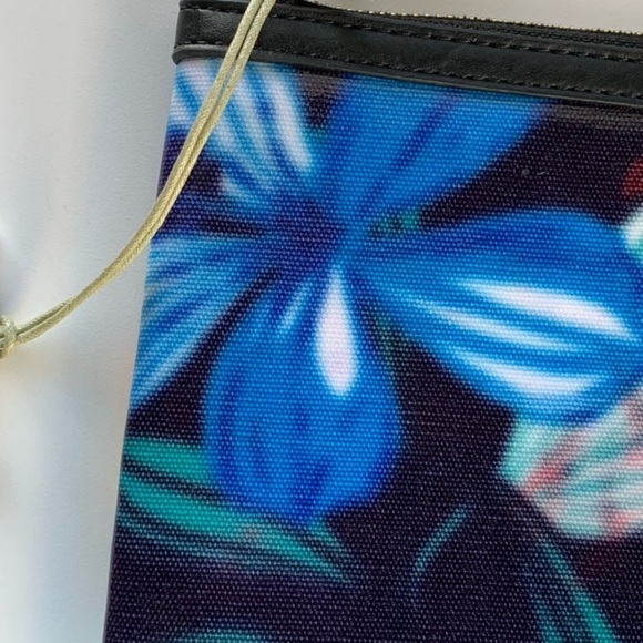 Tommy Bahama Floral Ocean Tejar Wristlet Wallet Vacation Tropical 11x7” Bag New - Picture 5 of 11
